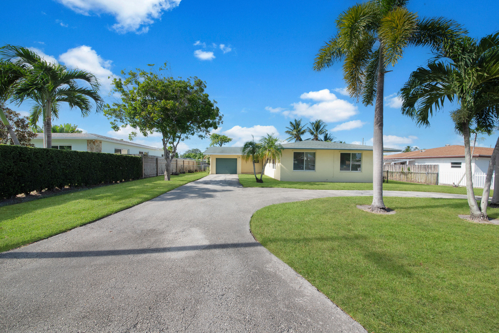 2022 Collier Avenue - Photo 32