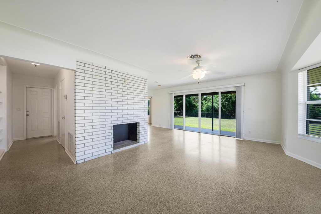 2022 Collier Avenue - Photo 3