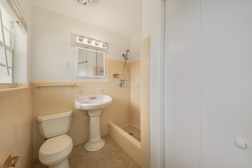 2022 Collier Avenue - Photo 22