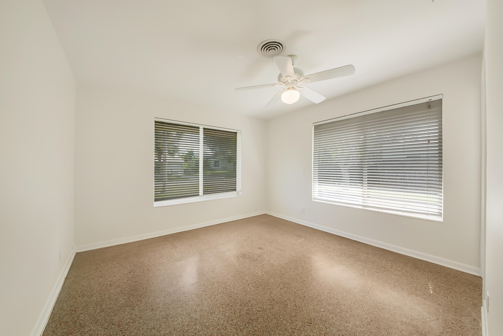 2022 Collier Avenue - Photo 20