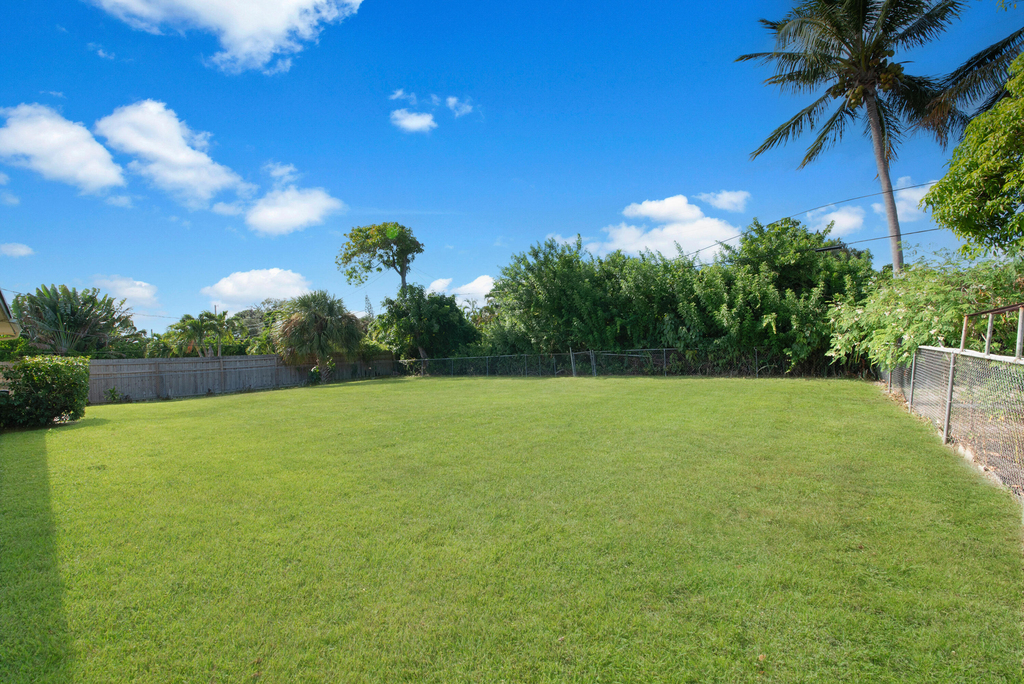 2022 Collier Avenue - Photo 28