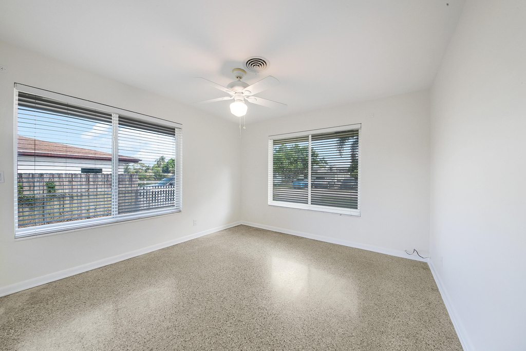 2022 Collier Avenue - Photo 19