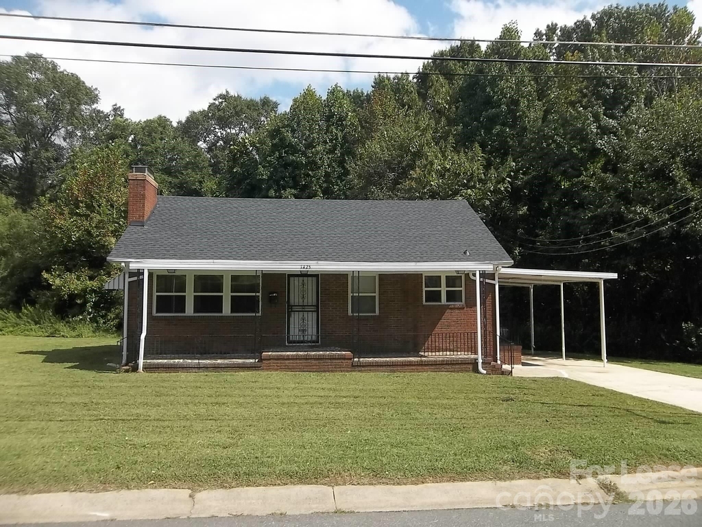 1425 Academy Street - Photo 0