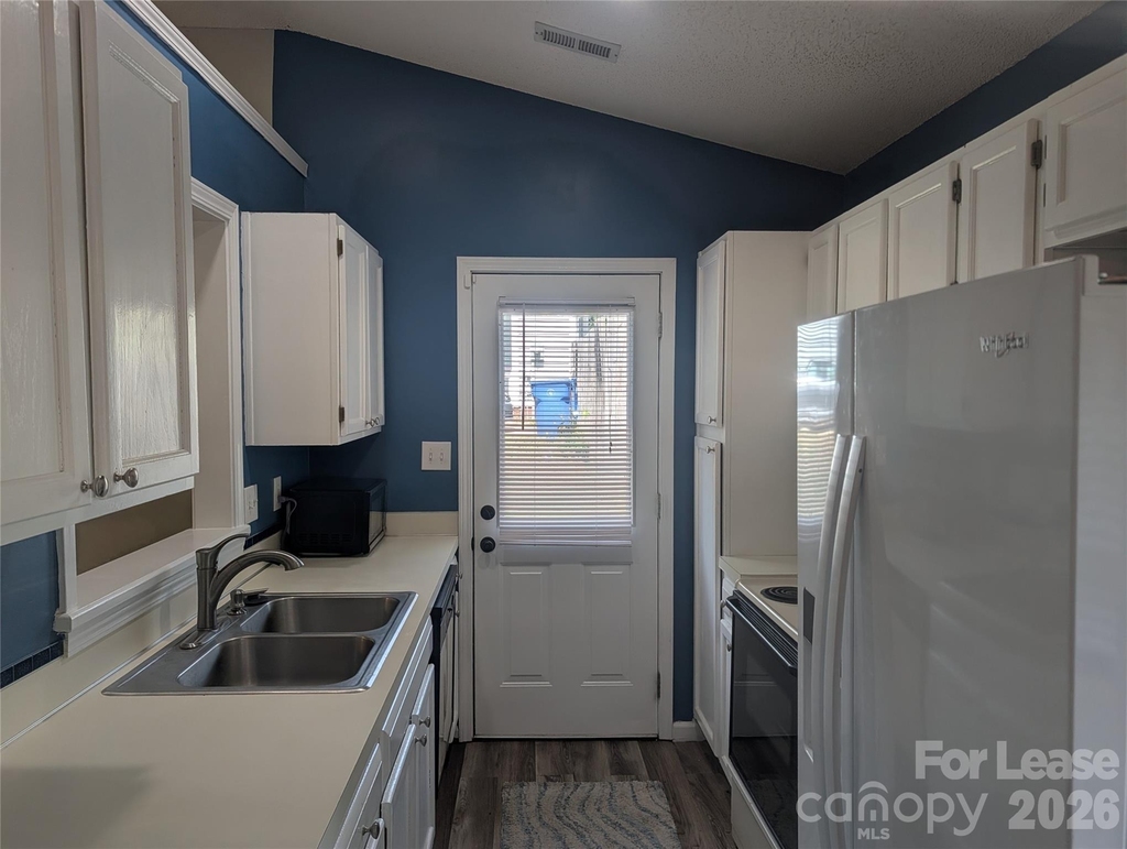 131 Diamond Drive - Photo 6