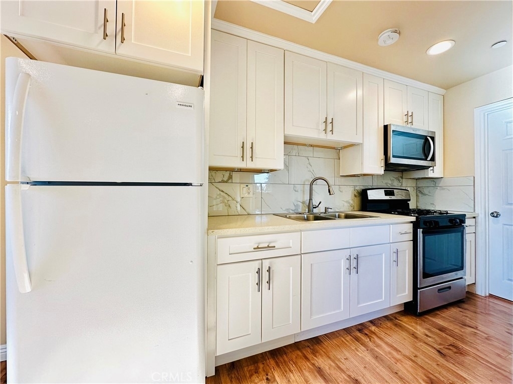 17134 Saticoy Street - Photo 4