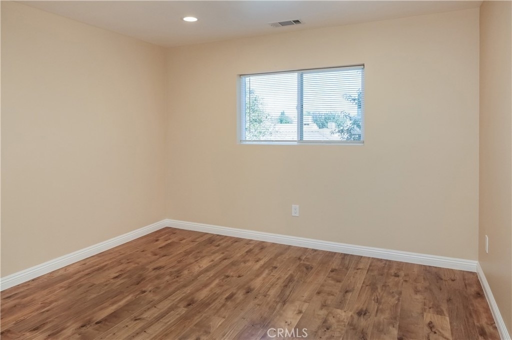 17134 Saticoy Street - Photo 7