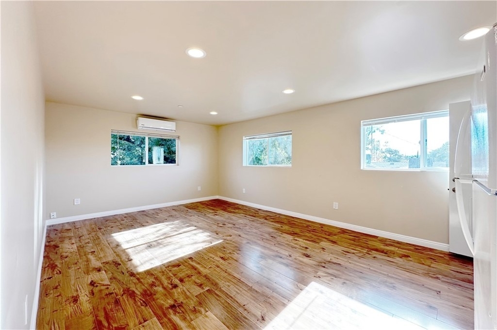 17134 Saticoy Street - Photo 2