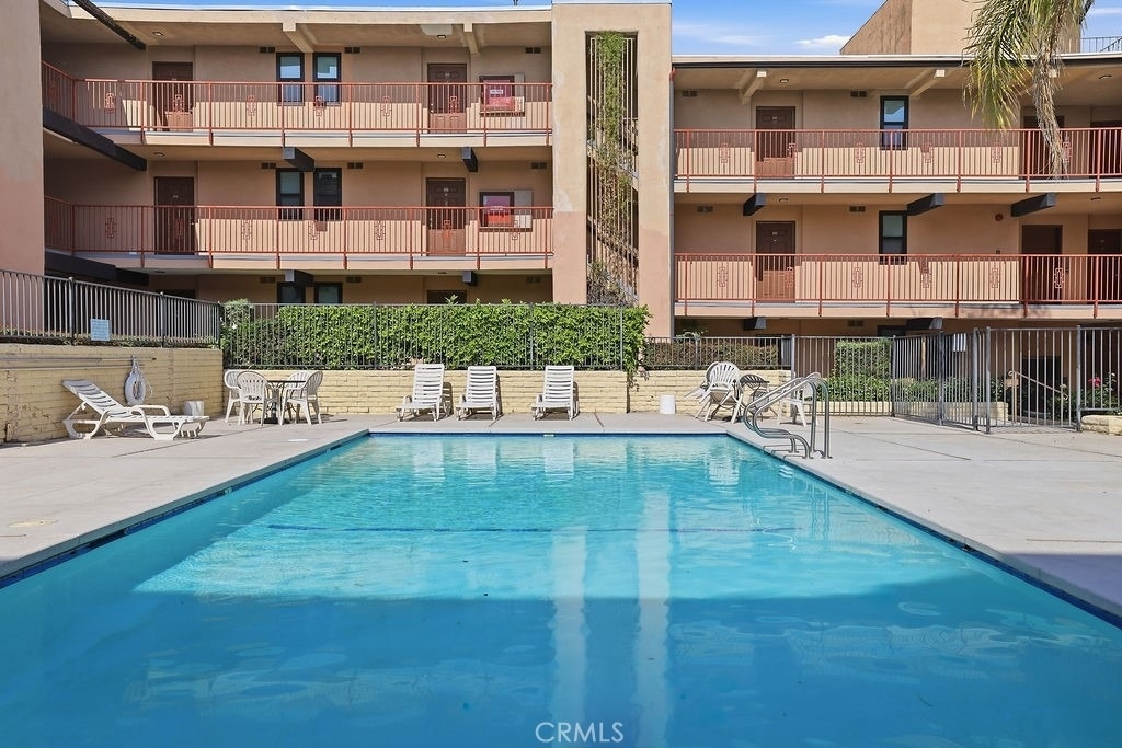 17000 Burbank Boulevard - Photo 13