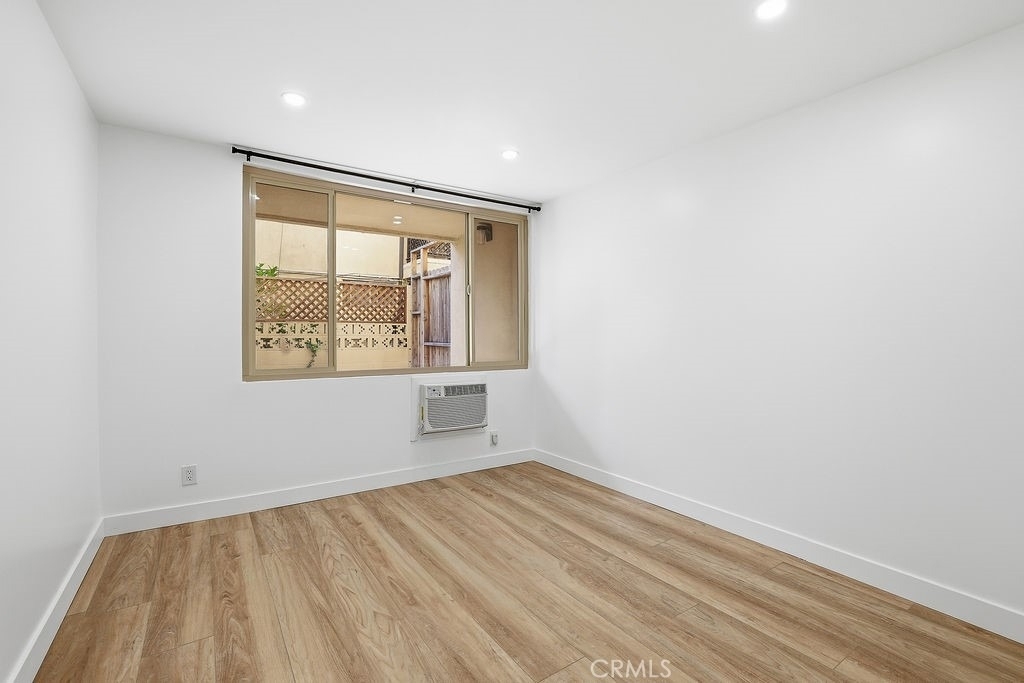 17000 Burbank Boulevard - Photo 3