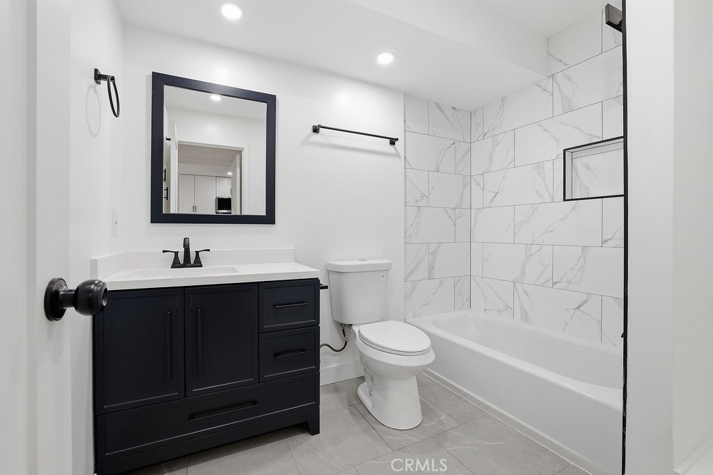 17000 Burbank Boulevard - Photo 11
