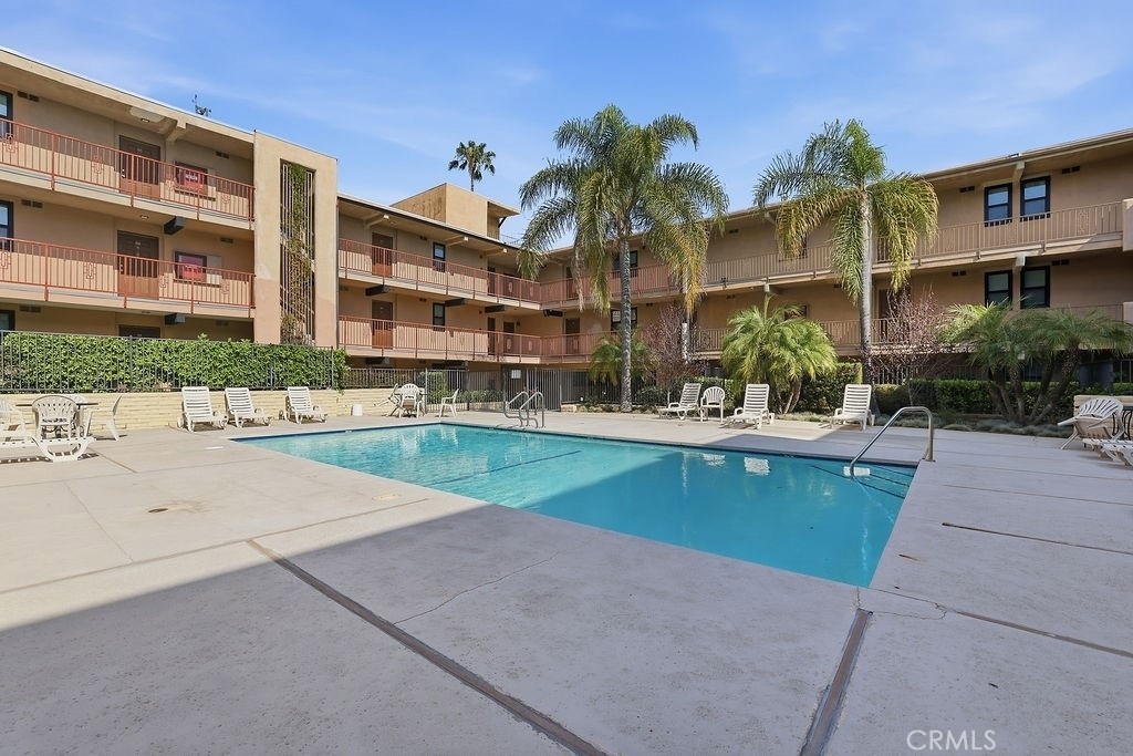 17000 Burbank Boulevard - Photo 14