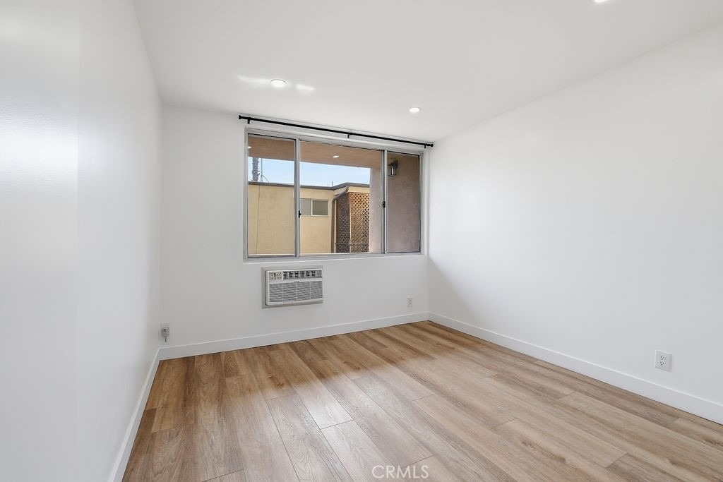 17000 Burbank Boulevard - Photo 9