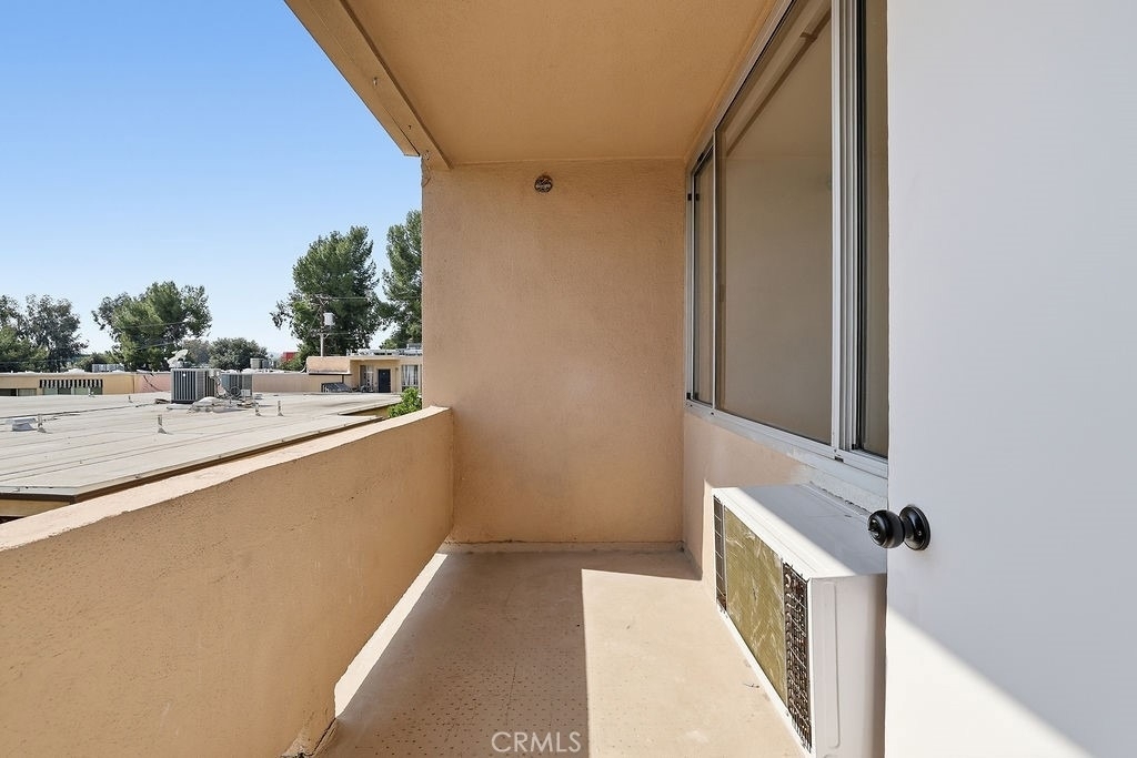 17000 Burbank Boulevard - Photo 14