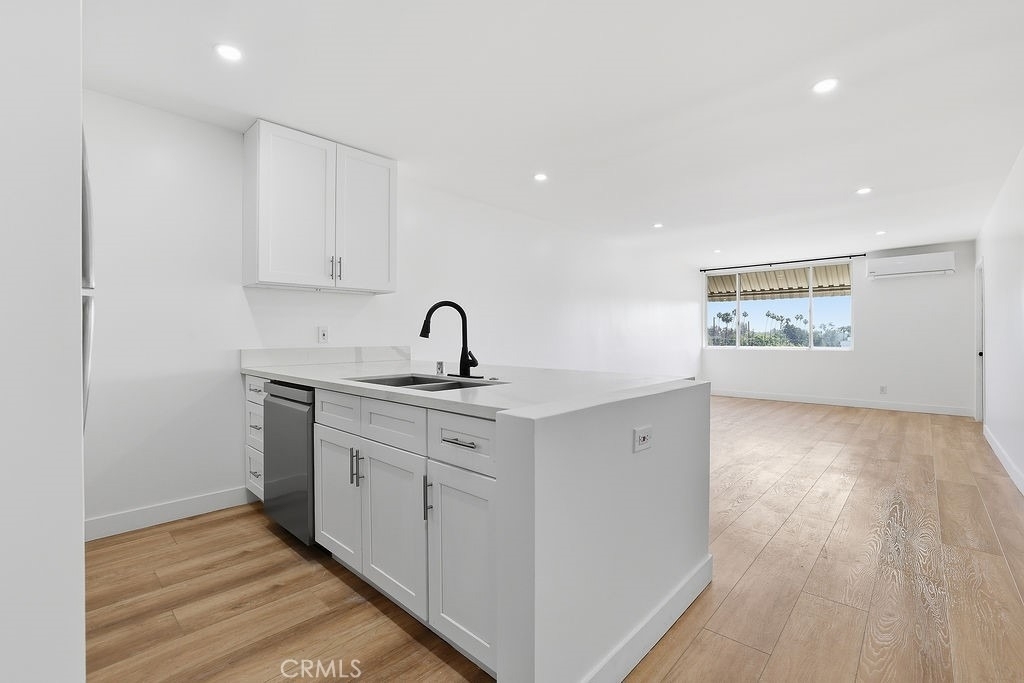 17000 Burbank Boulevard - Photo 3
