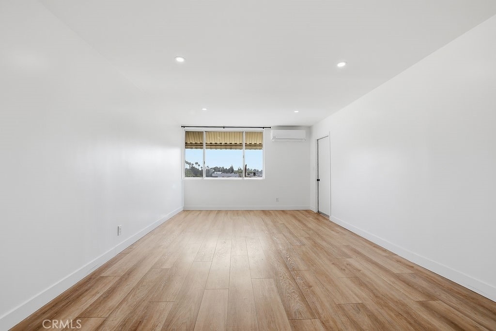 17000 Burbank Boulevard - Photo 6