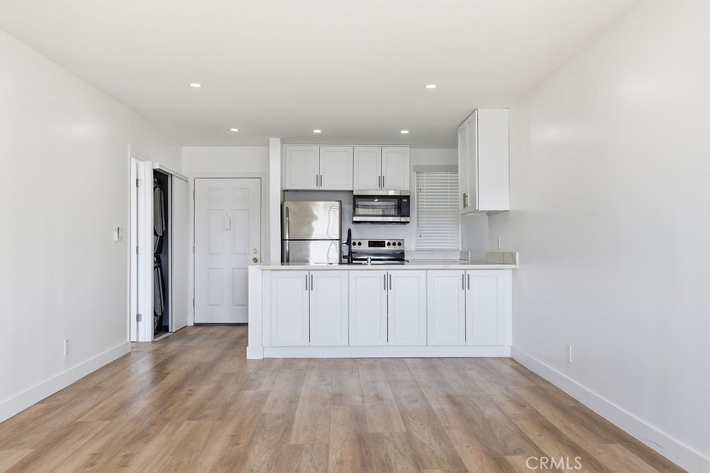 17000 Burbank Boulevard - Photo 5