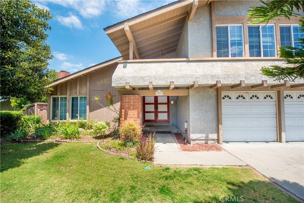 1709 Beechwood Avenue - Photo 1