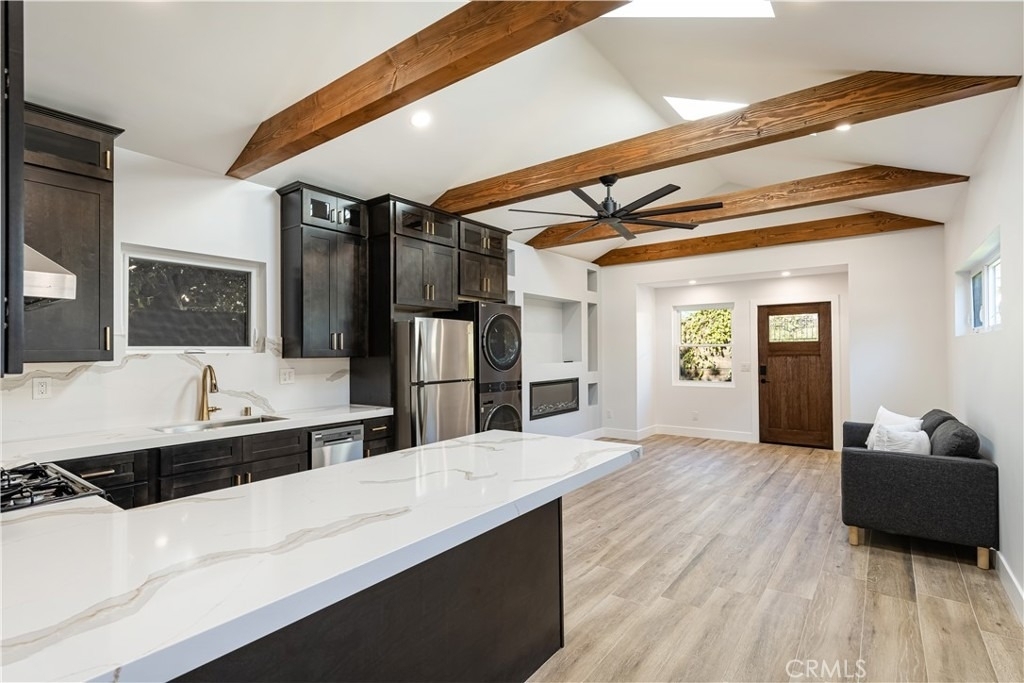 211 Florence Place - Photo 3
