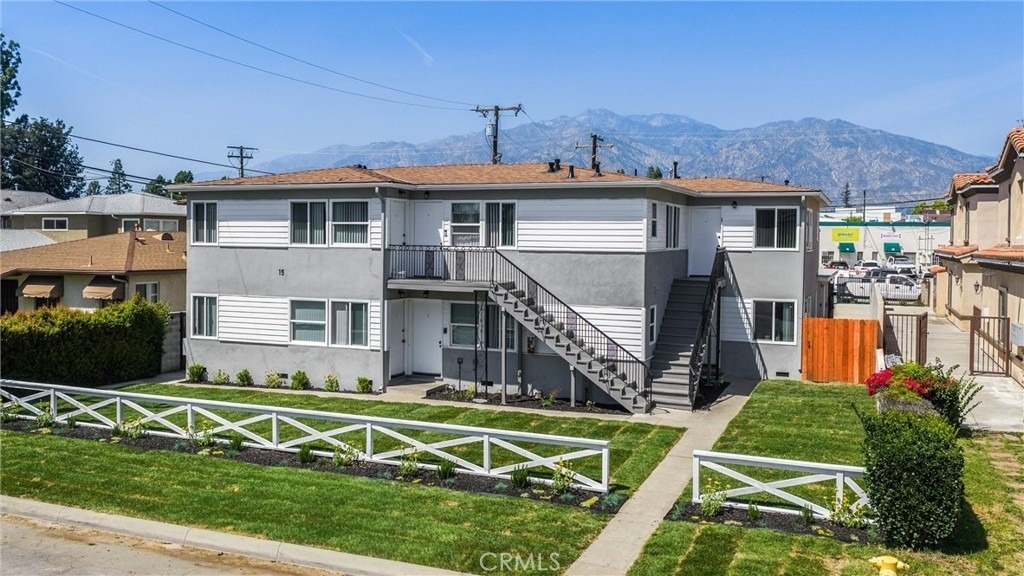 15 Christina Street - Photo 0