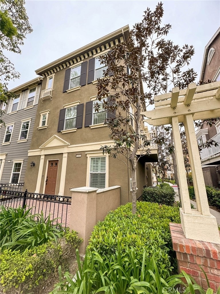 1414 Montgomery Street - Photo 1