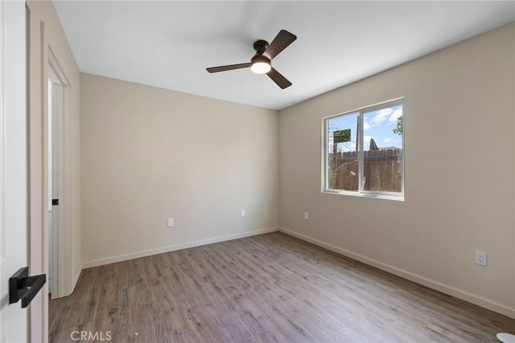 541 N Barbara - Photo 3