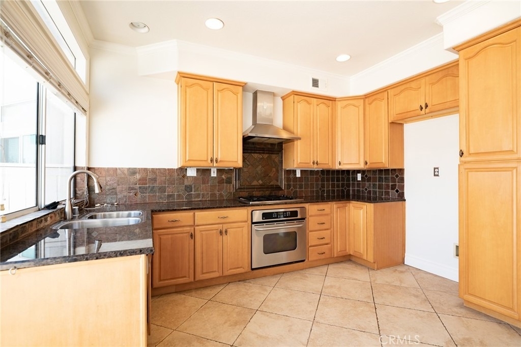 19436 Highridge Way - Photo 2