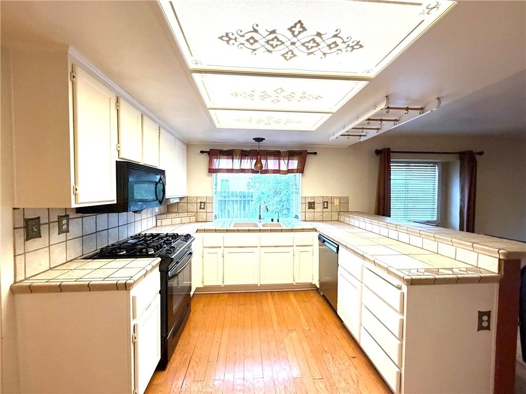 2812 W Pondera Street - Photo 1