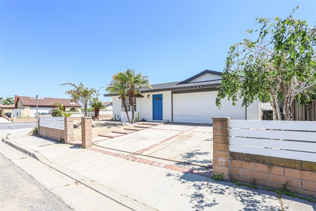 2452 E Brenda - Photo 3