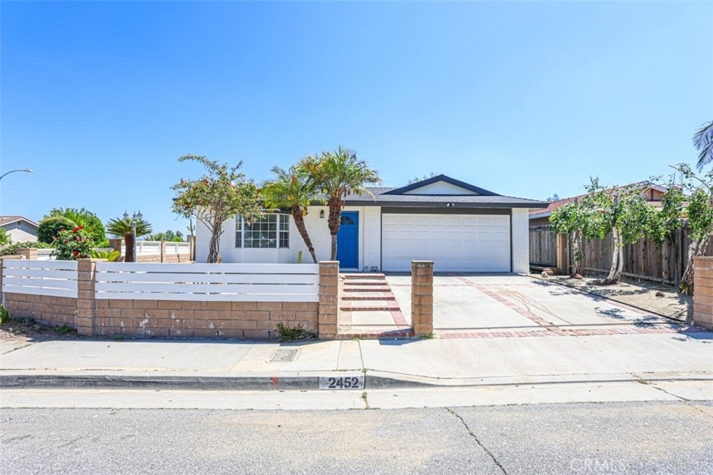 2452 E Brenda - Photo 1