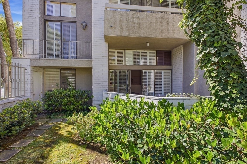 5305 White Oak Avenue - Photo 3
