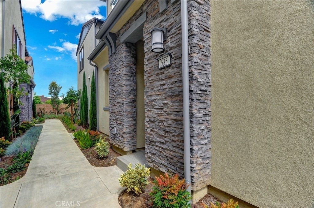 535 Embrook - Photo 4