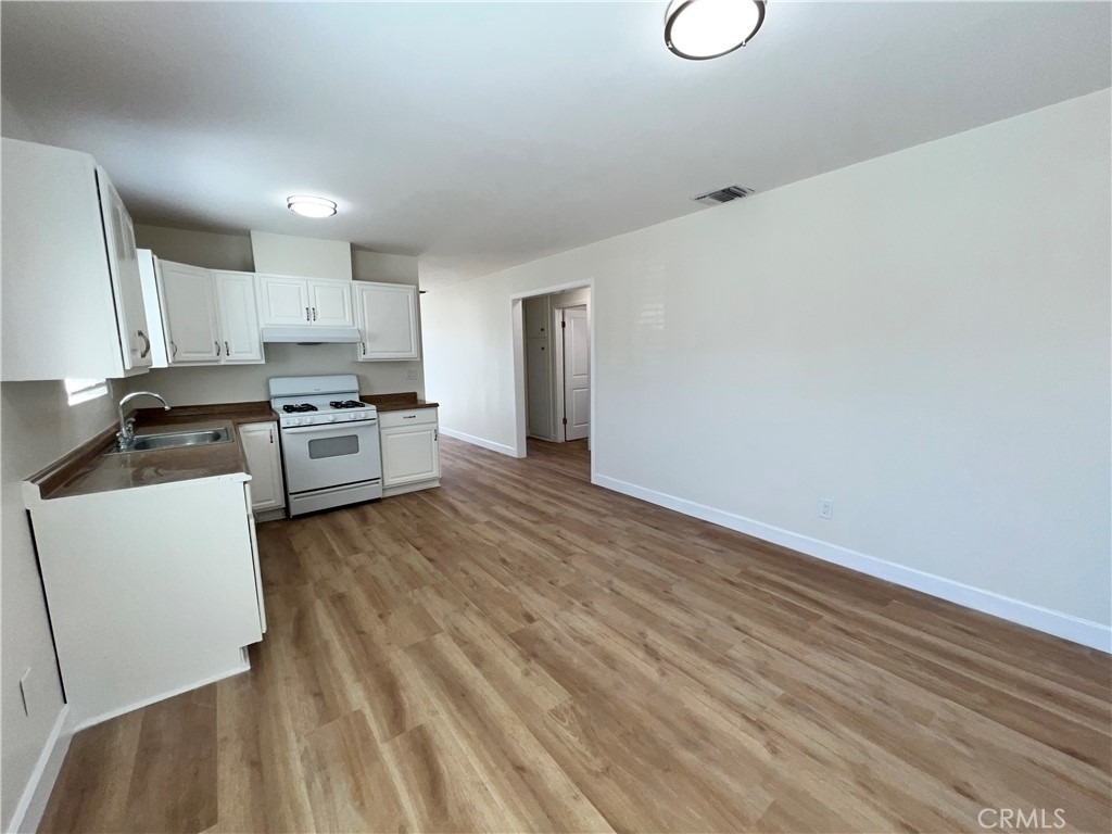 12948 Yorba Avenue - Photo 7