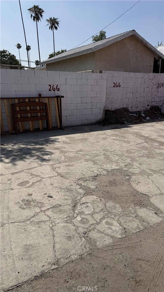 266 W 9th Street - Photo 5