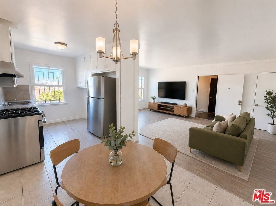 1104 W 93rd Street - Photo 1