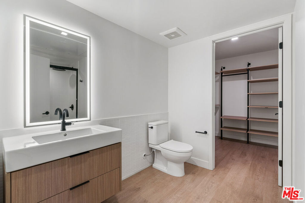 10700 Tabor Street - Photo 8