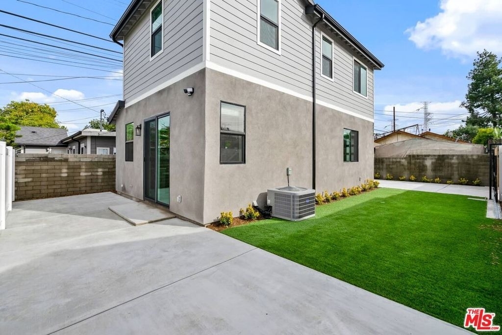 3113 Hollydale Drive - Photo 1