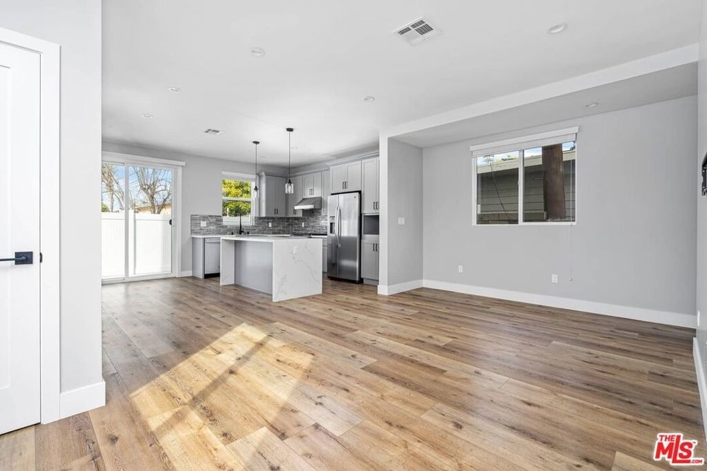 3113 Hollydale Drive - Photo 4