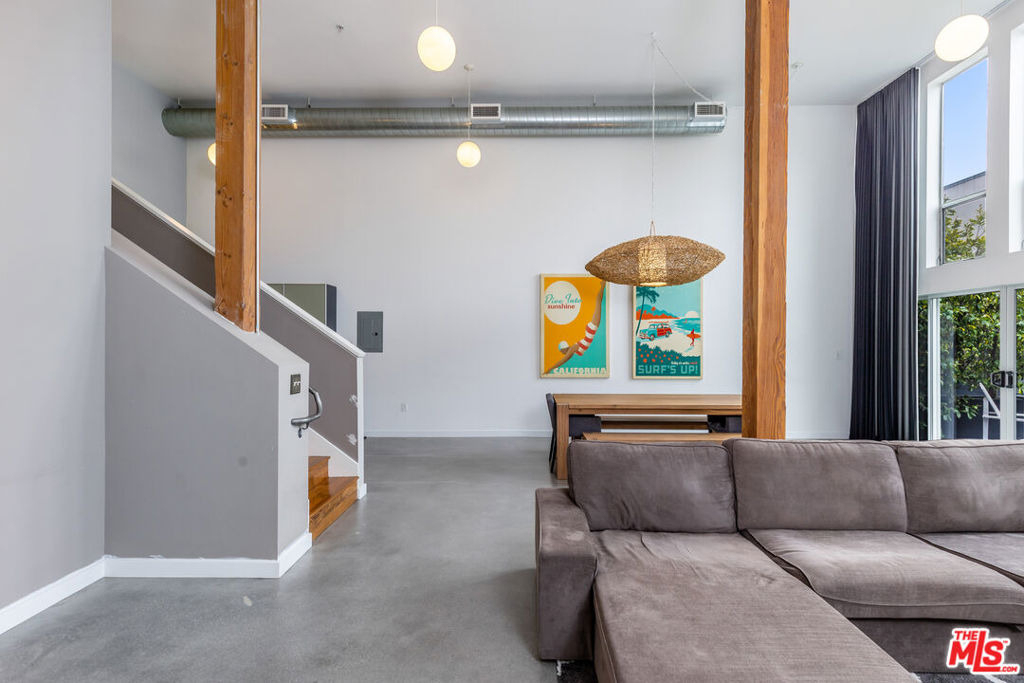 4215 Glencoe Avenue - Photo 1