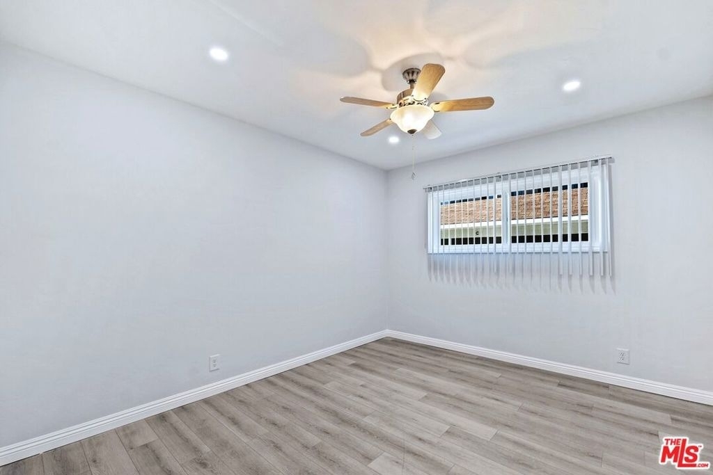183 W Elmwood Avenue - Photo 13