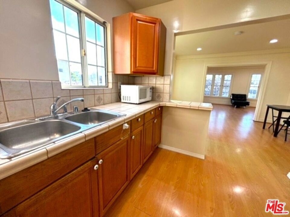 734 S Gramercy Place - Photo 7