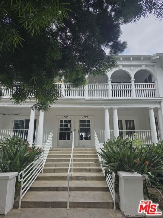 1708 N Gramercy Place - Photo 4