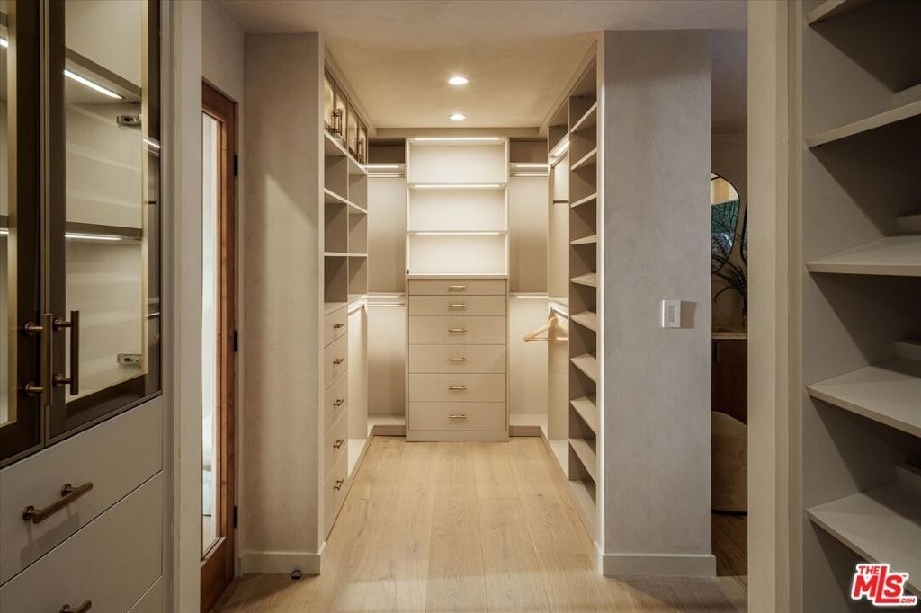 1820 Rising Glen Road - Photo 12