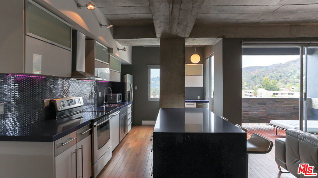 7250 Franklin Avenue - Photo 9