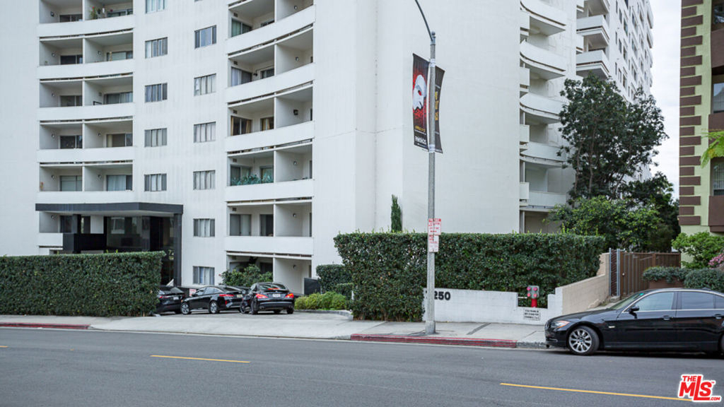 7250 Franklin Avenue - Photo 2