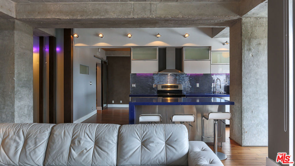 7250 Franklin Avenue - Photo 8