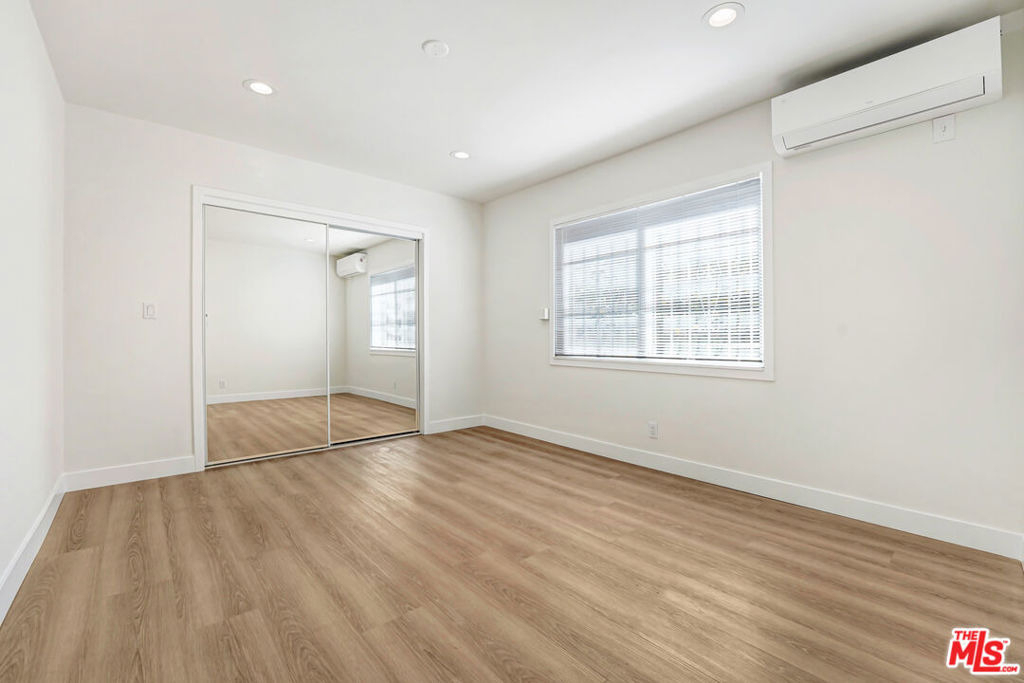 525 N Sweetzer Avenue - Photo 5