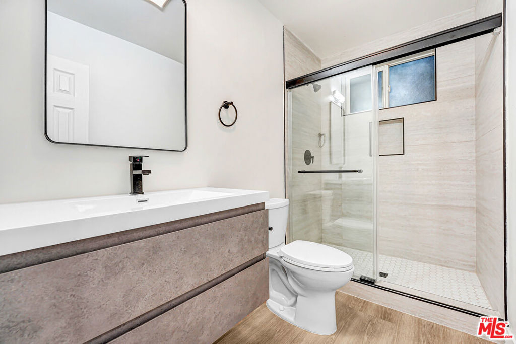 525 N Sweetzer Avenue - Photo 8