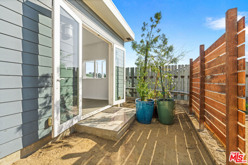 2275 Ewing Street - Photo 0