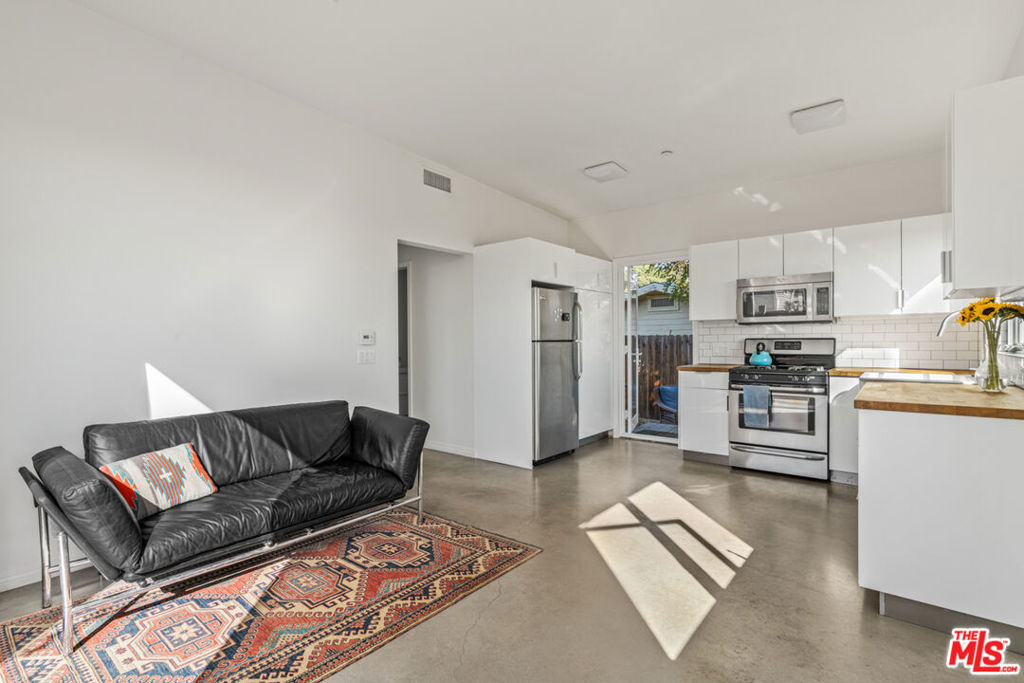 2275 Ewing Street - Photo 2
