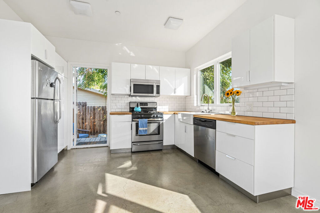 2275 Ewing Street - Photo 6